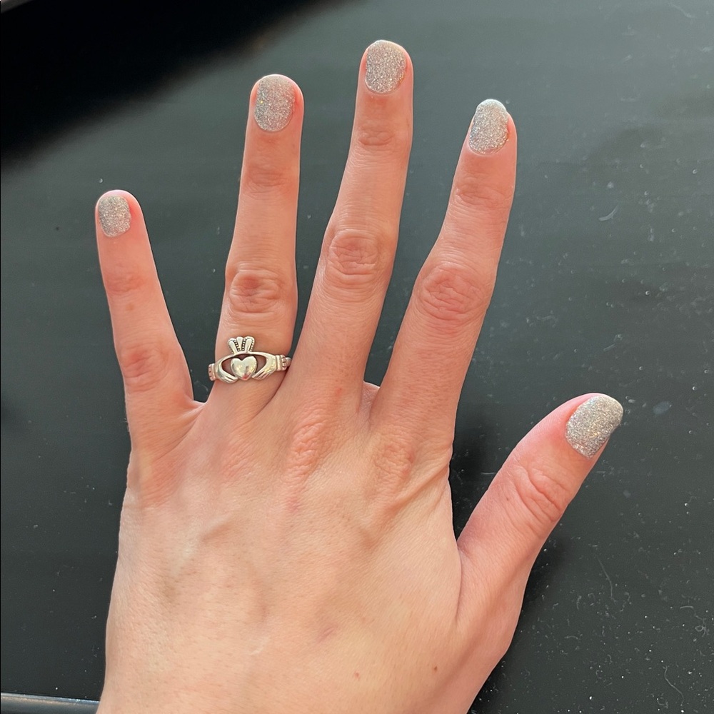 Authentic Irish Claddagh Ring - Picture 6 of 8